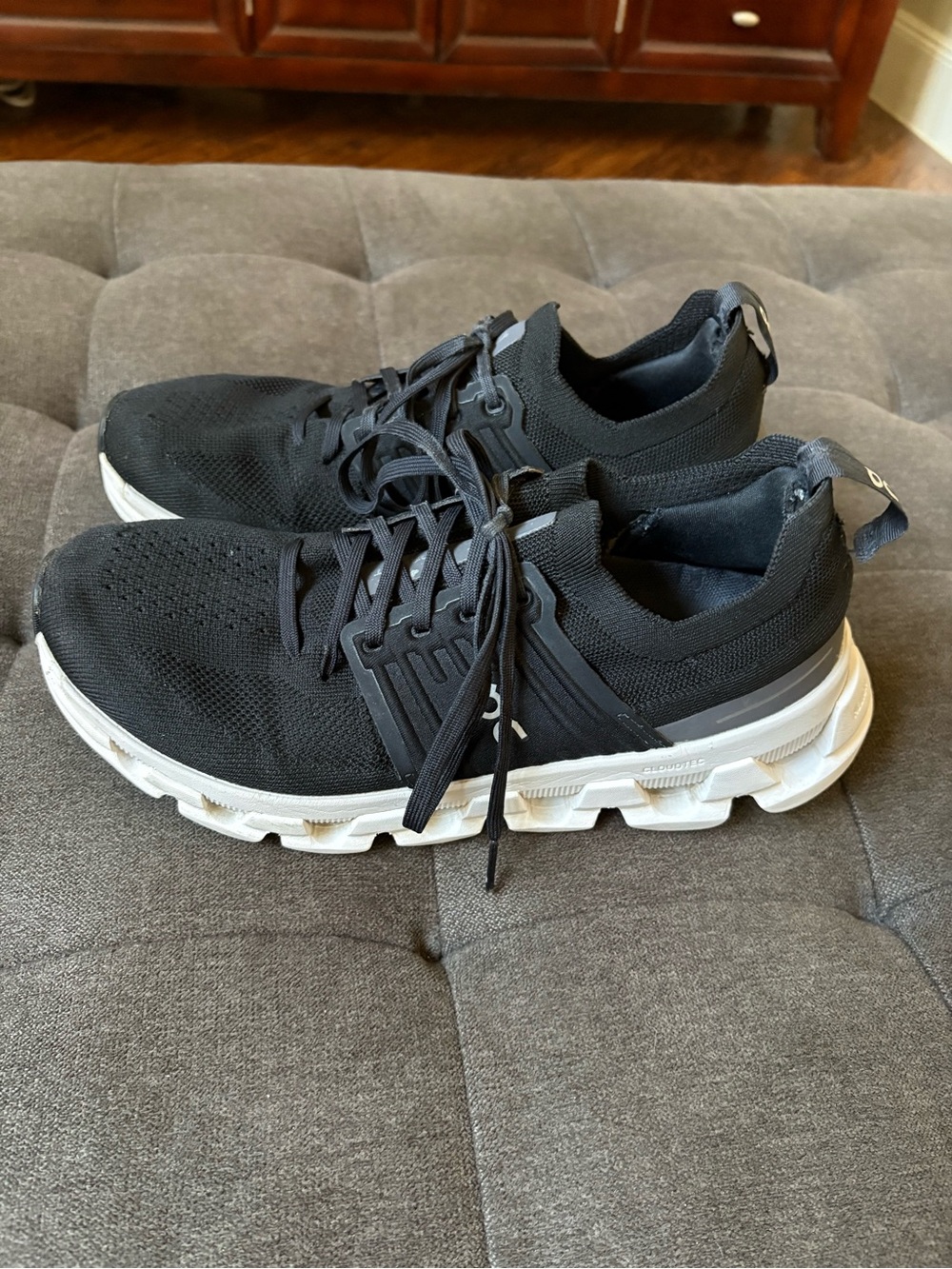 On Running Women’s Black and White Cloudswift Running Shoes - Picture 3 of 9